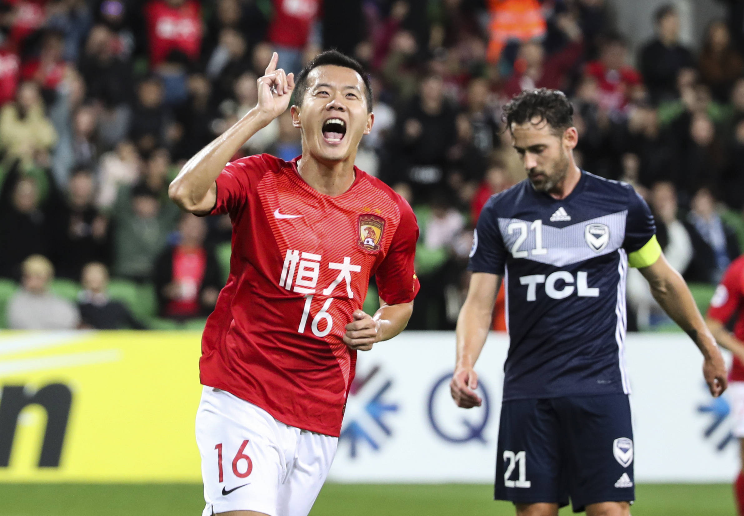 本泽马替补上场改变战局，泰山防线瞬间崩溃！的简单介绍